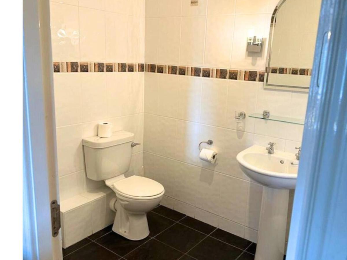 Spacious 2 Bedroom Apartment In كيلارني المظهر الخارجي الصورة