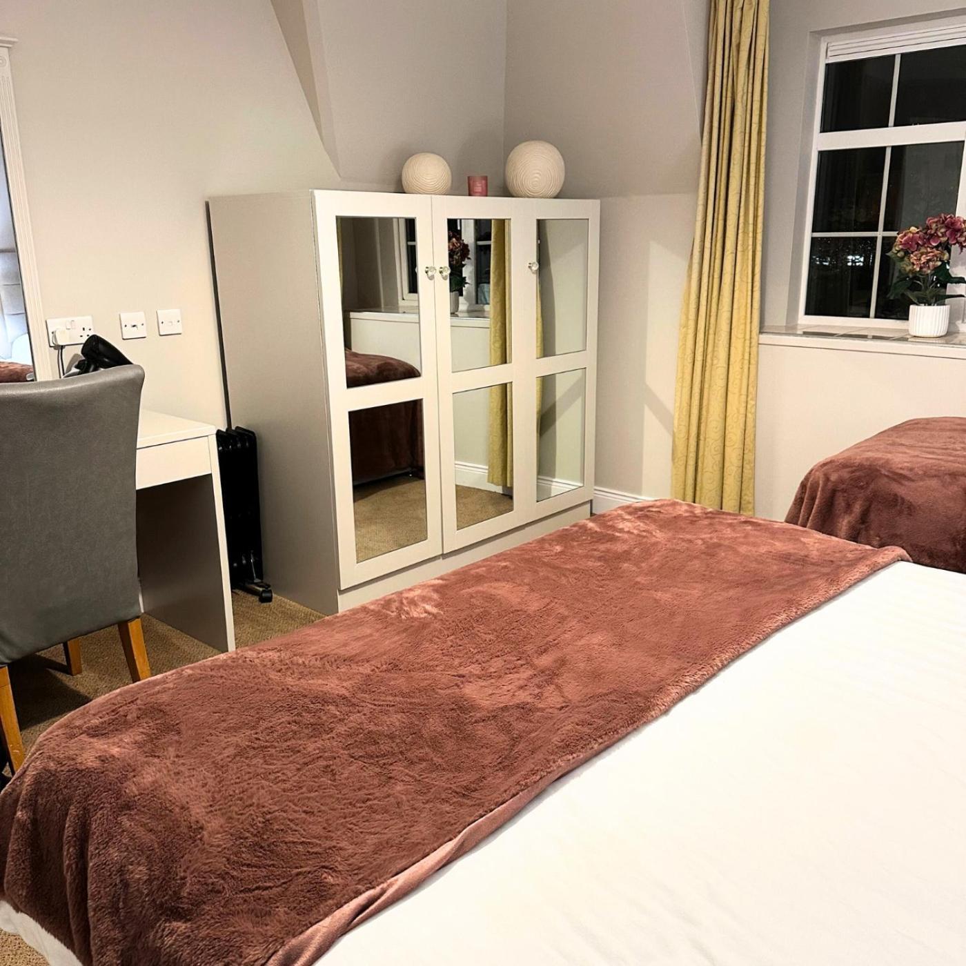 Spacious 2 Bedroom Apartment In كيلارني المظهر الخارجي الصورة